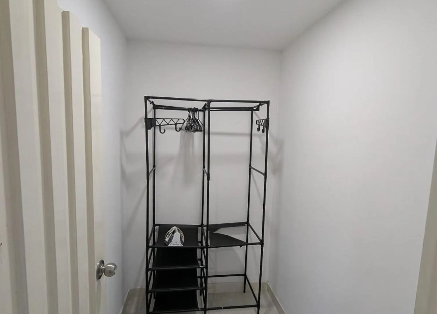 Supremely Spacious Apartment For Rent Cali